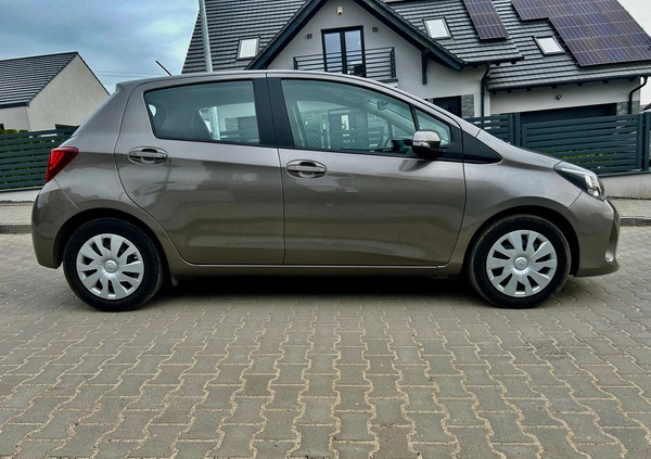 Toyota Yaris cena 37900 przebieg: 32700, rok produkcji 2016 z Chodzież małe 154